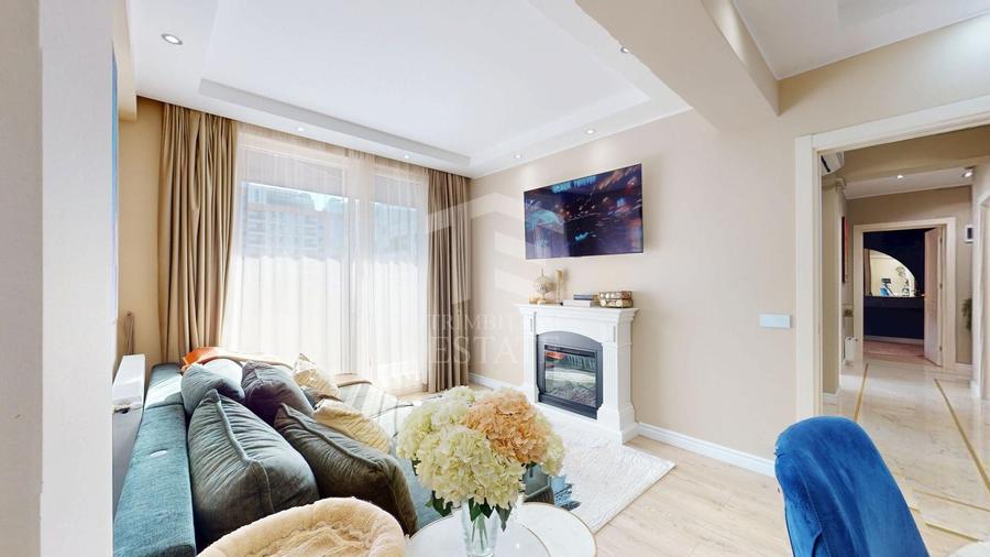 Apartament cu 3 camere decomandat, mobilat în Exterior Vest