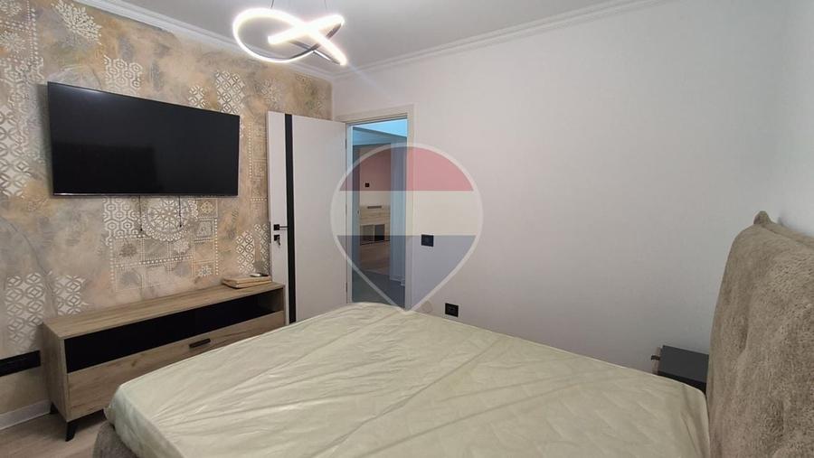 Apartament cu 3 camere decomandat, mobilat în Mazepa 1