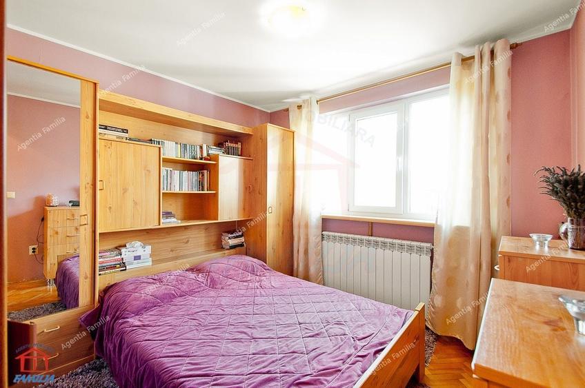 Apartament cu 4 camere semidecomandat, mobilat în Micro 20