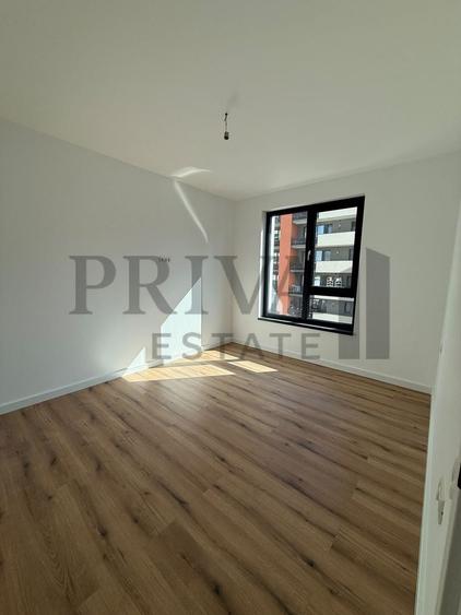 Apartament cu 3 camere semidecomandat în Torontalului