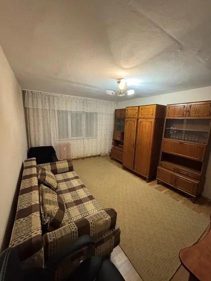 Apartament cu 2 camere decomandat, mobilat în Nicolina