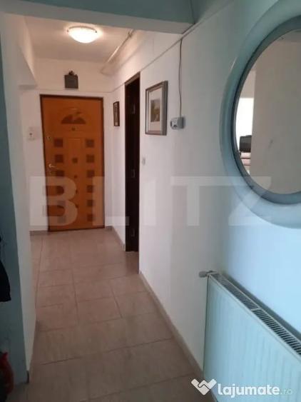 Apartament cu 4 camere semidecomandat în Câmpia Turzii