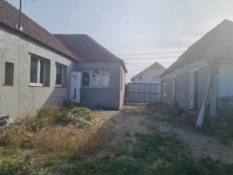 Casă cu 1 camere cu Teren 1500 Mp în Central