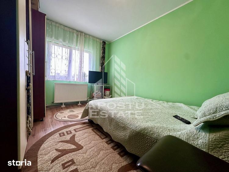 Apartament cu 3 camere decomandat în Soarelui