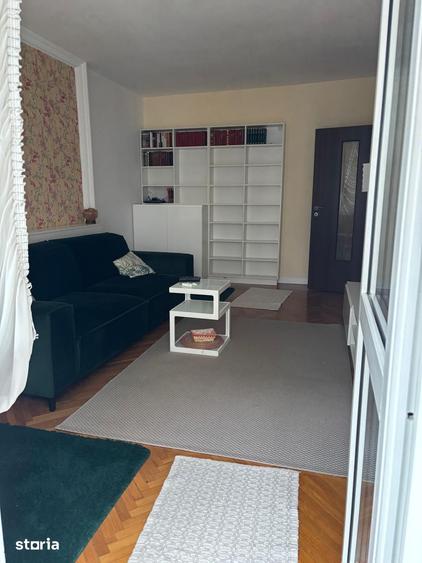 Apartament cu 3 camere decomandat în Tineretului