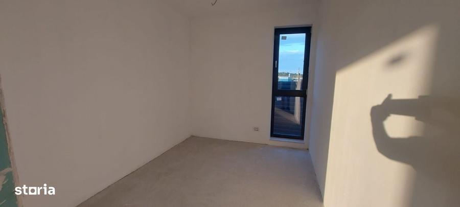 Casă cu 4 camere cu Teren 450 Mp în Periș