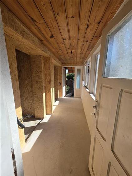 Casă individuală cu 2 camere cu Teren 324.70001220703 Mp în Periferie