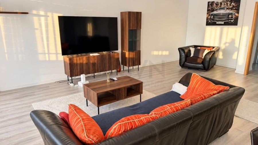 Apartament cu 3 camere decomandat în Pipera