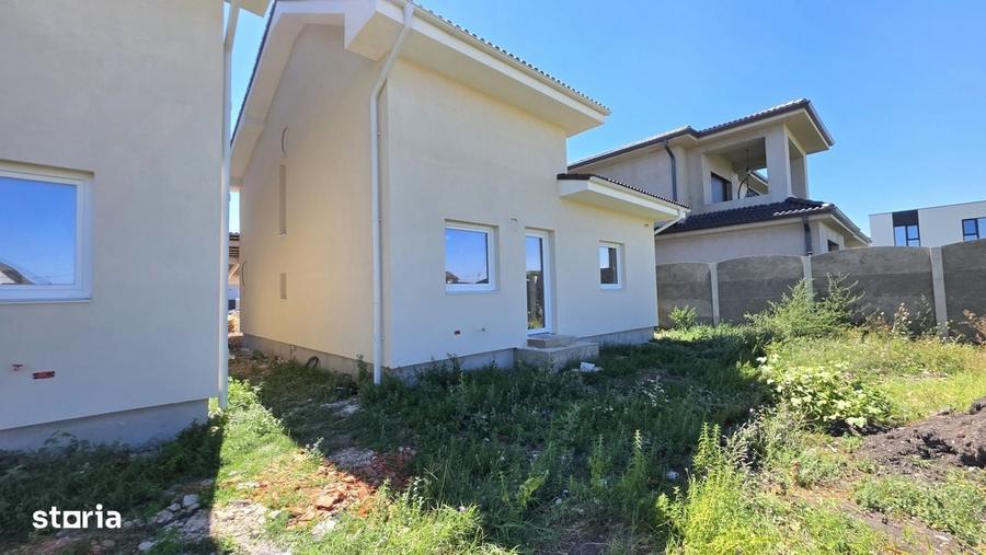 Casă cu 4 camere în Sânandrei