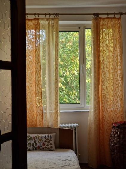 Apartament cu 3 camere decomandat, mobilat în Central