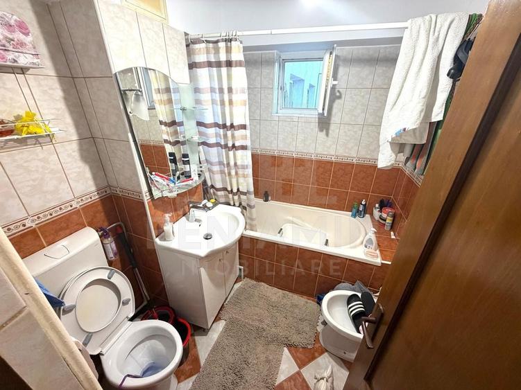 Apartament cu 3 camere semidecomandat, mobilat în Brazda lui Novac