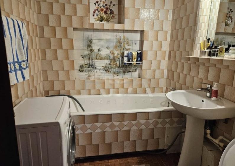 Apartament cu 3 camere semidecomandat, mobilat în Gorjului