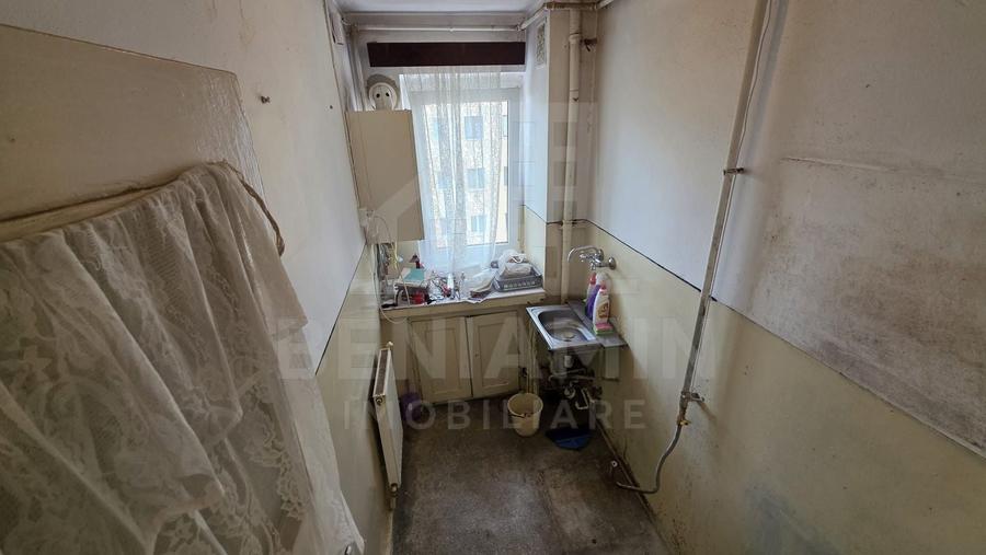 Apartament cu 2 camere semidecomandat în Florilor