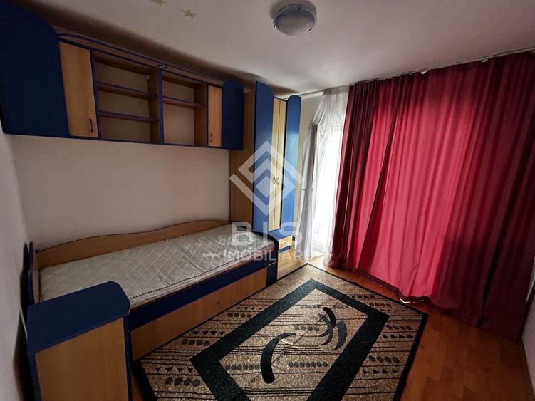 Apartament cu 4 camere decomandat în Ștefan cel Mare