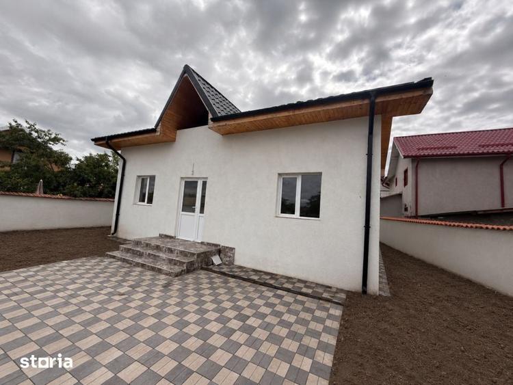 Casă cu 3 camere cu Teren 230 Mp în Malu Mare