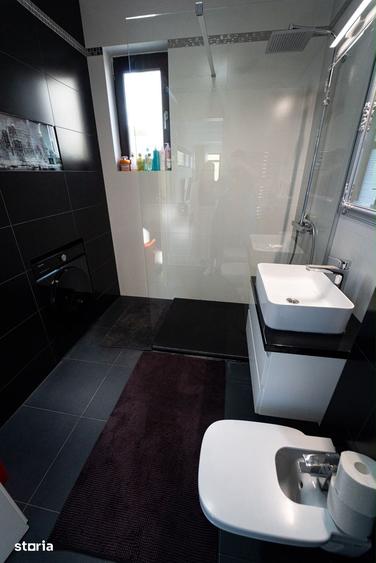 Casă cu 4 camere cu Teren 642 Mp în Rediu