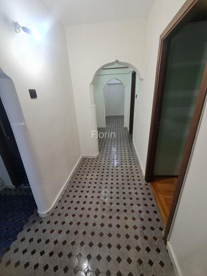 Vind 4camere etaj 1 strada anghel salygni