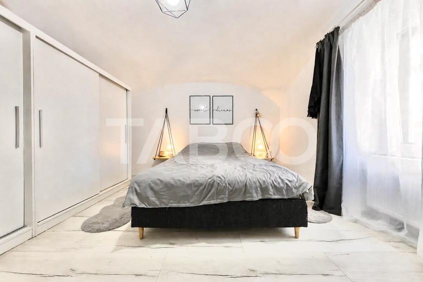 Apartament cu 2 camere semidecomandat, mobilat în Central