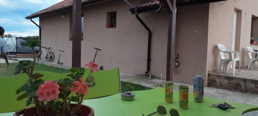 Casă cu 4 camere cu Teren 450 Mp în Glâmbocu