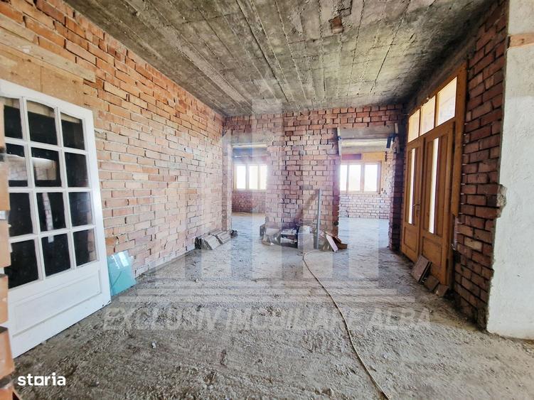 Casă cu 4 camere în Sânmiclăuș