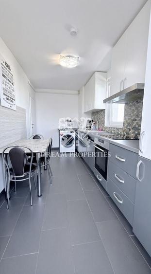 Apartament cu 3 camere semidecomandat, mobilat în Florești