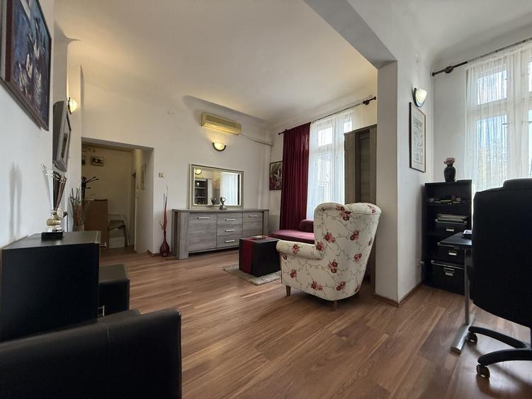 Apartament cu 6 camere decomandat, mobilat în Ultracentral