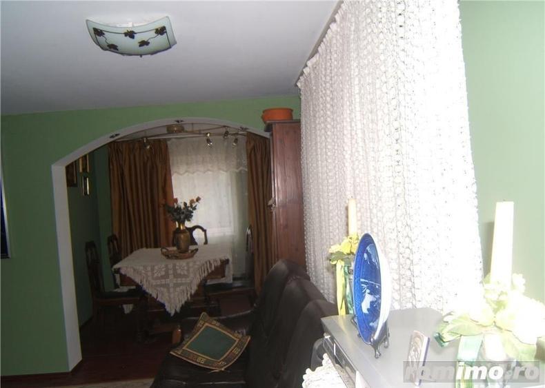 Casă cu 8 camere cu Teren 2000 Mp în Coțofenești