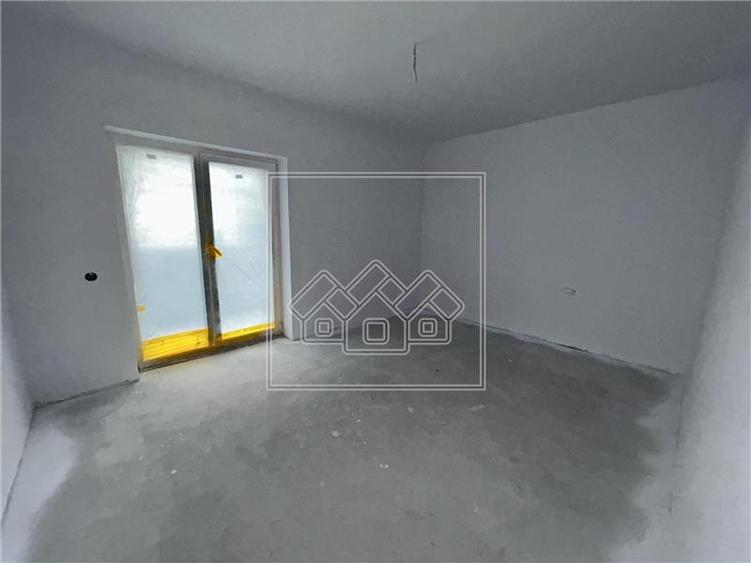 Apartament cu 2 camere decomandat în Țiglari