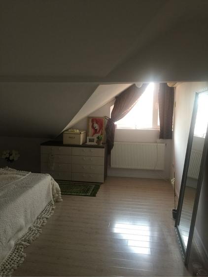 Apartament cu 3 camere în Roșu