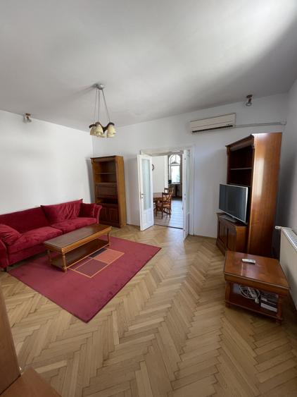 Apartament cu 3 camere decomandat, mobilat în Arcul de Triumf