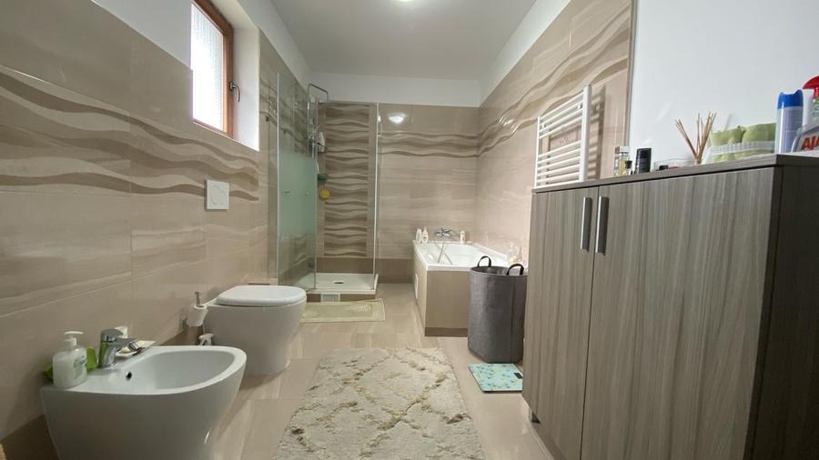 Casă individuală cu 5 camere cu Teren 1017 Mp în Bascov