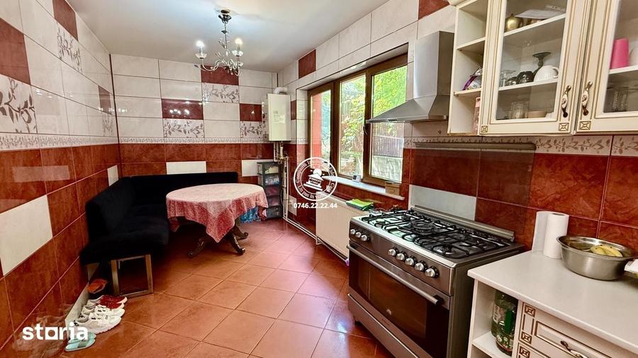 Casă cu 5 camere cu Teren 350 Mp în Bârnova