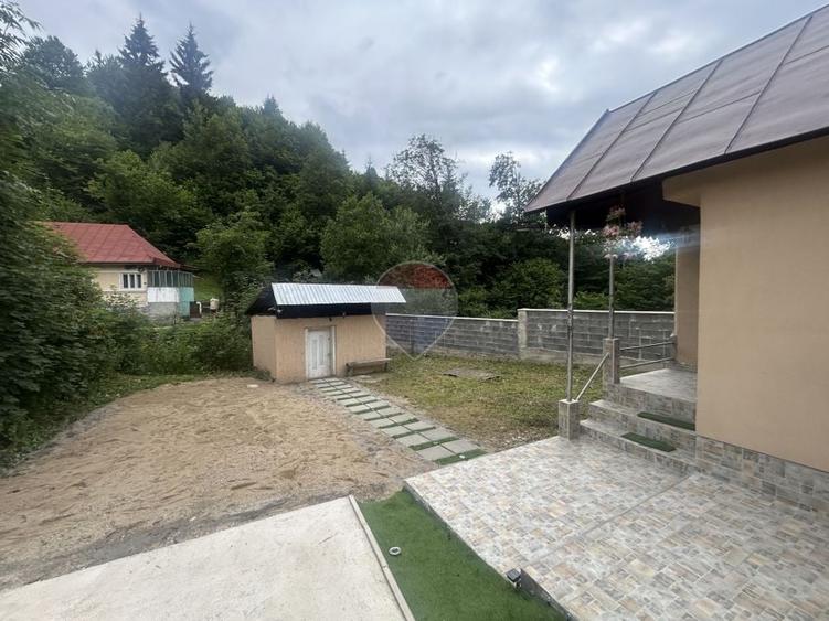 Casă individuală cu 3 camere cu Teren 363 Mp în Central
