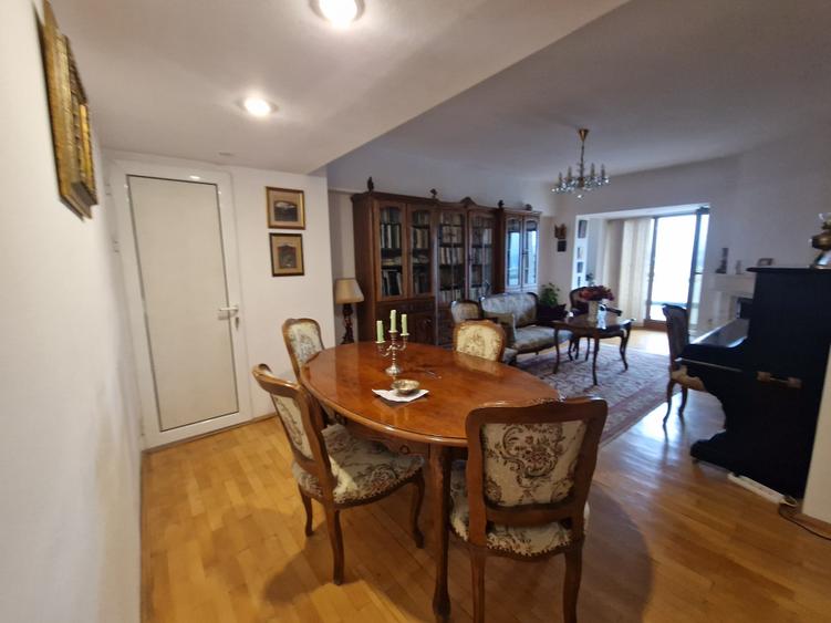 Apartament cu 4 camere decomandat, mobilat în Centru Civic