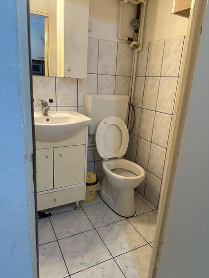 Garsonieră decomandată în Lipovei