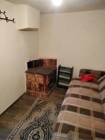 Casă cu 3 camere în Scăești