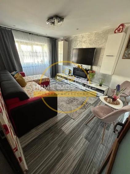 Apartament cu 3 camere decomandat, mobilat în Păcurari