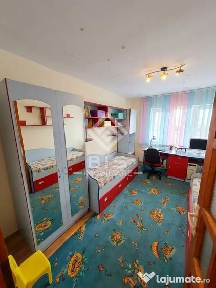 Apartament cu 4 camere semidecomandat în Central