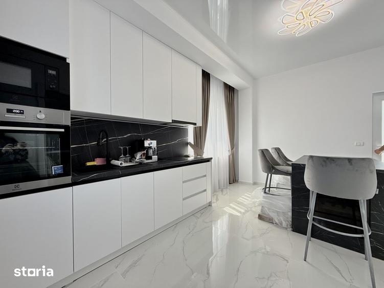 Casă cu 5 camere cu Teren 250 Mp în Central