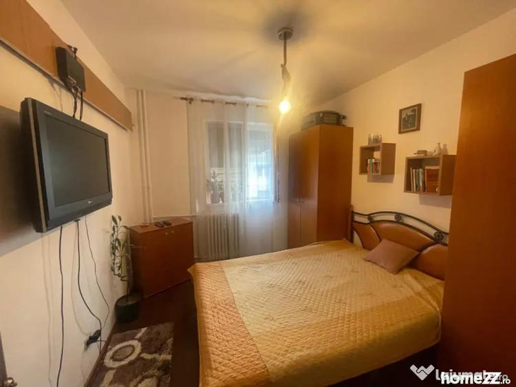 Apartament cu 3 camere semidecomandat în Valea Rosie