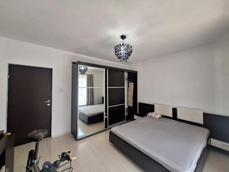 Apartament cu 2 camere semidecomandat, mobilat în Florești