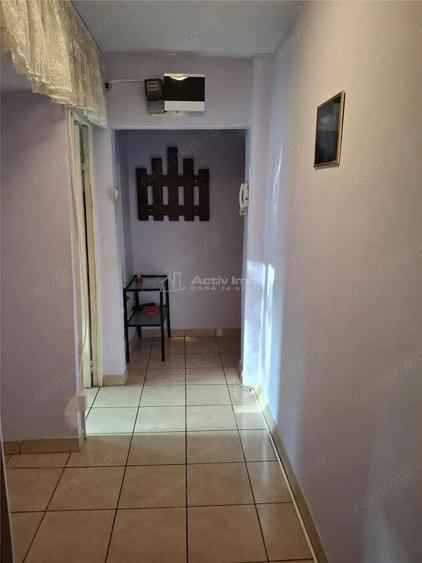 Apartament cu 2 camere semidecomandat în Micro III