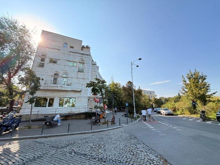 Spațiu comercial, de 353 mp, în Aviatorilor