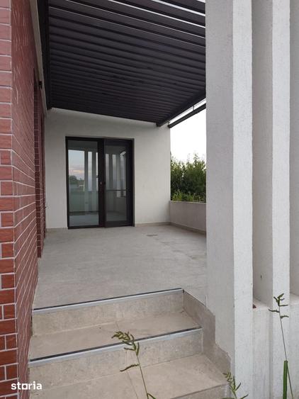 Casă cu 5 camere cu Teren 1800 Mp în Tărtășești