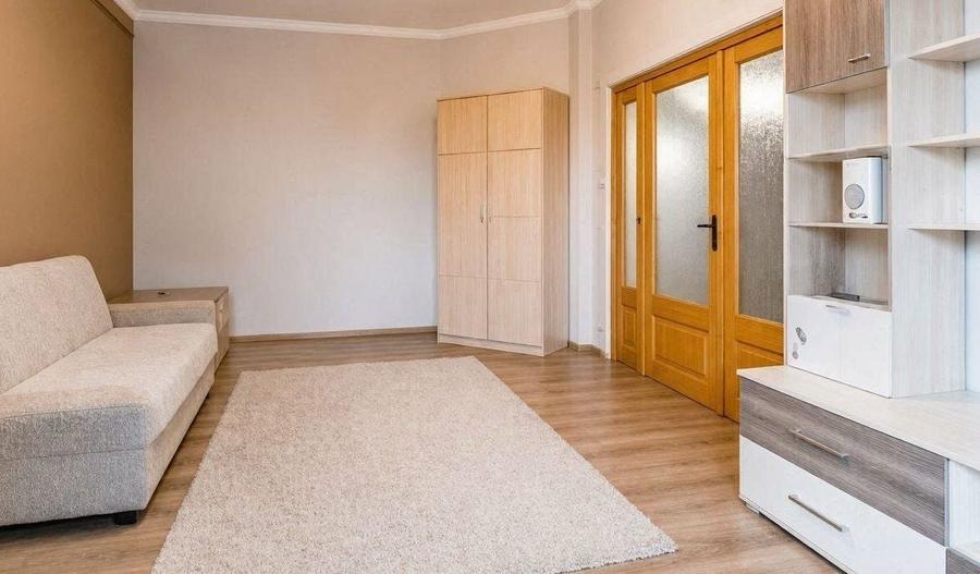 Apartament cu 4 camere decomandat în Cișmigiu