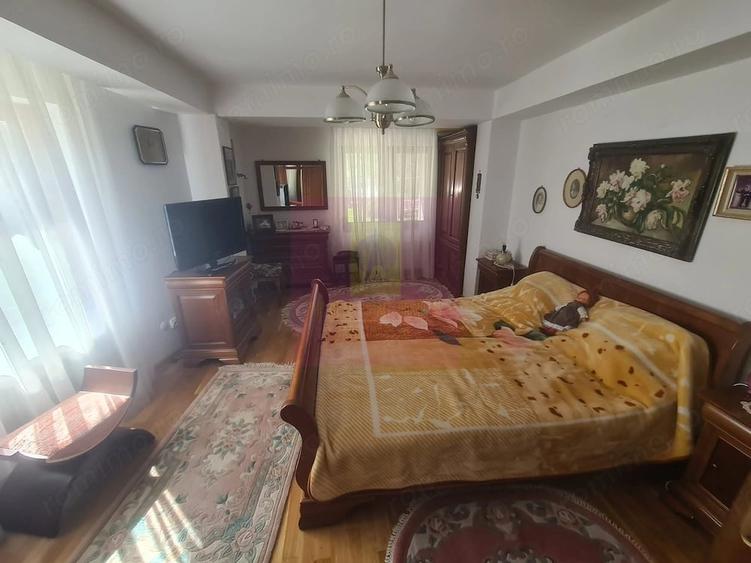 Casă cu 6 camere cu Teren 2066 Mp în Breaza