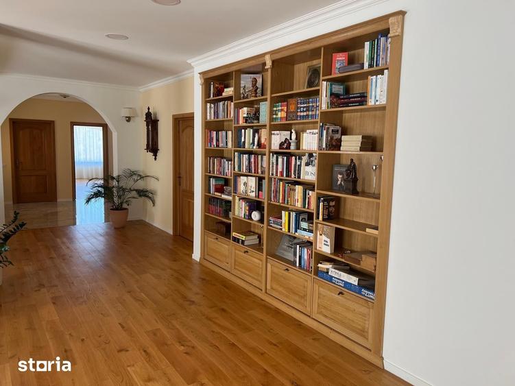 Casă cu 5 camere cu Teren 1077 Mp în Cornișa