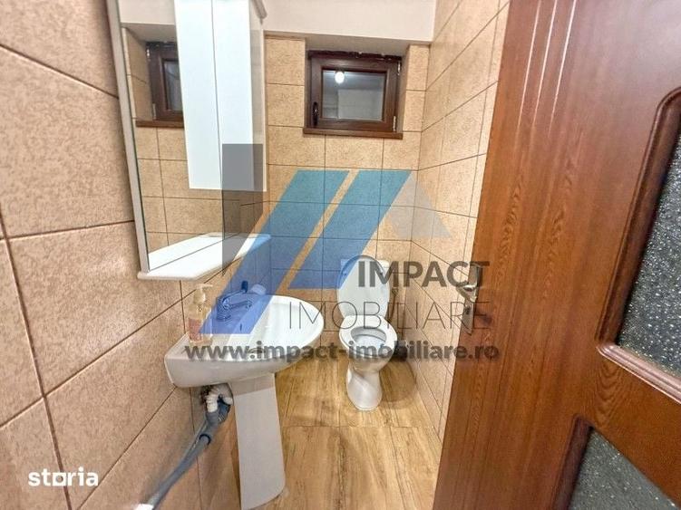 Apartament cu 3 camere decomandat în Craiovița Nouă