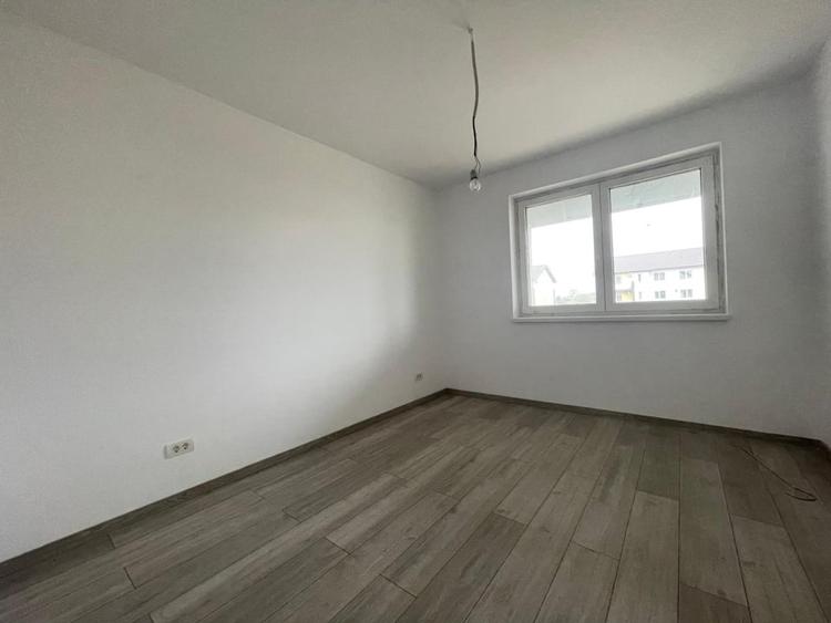 Duplex cu 4 camere cu Canalizare în Giroc