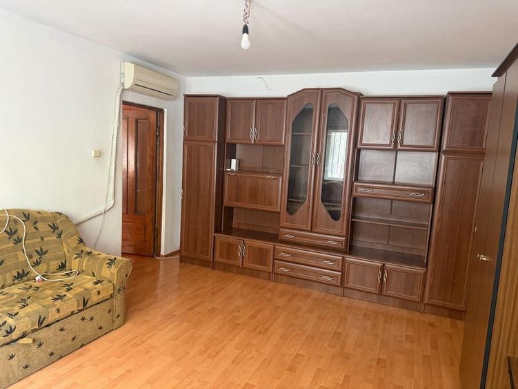 Apartament cu 2 camere semidecomandat în Cantemir